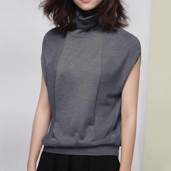 🎁 1 DAY MOVING SALE Soft Cashmere Flowing Lightweight Sweater 🎁 - Picture 8 of 8